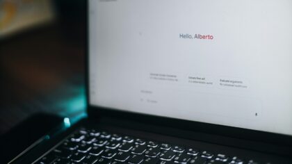 AI per traduzioni quotidiane: come farti aiutare davvero senza fraintendimenti