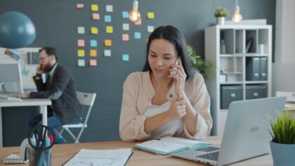 AI per voce: come organizzare la giornata parlando invece di digitare