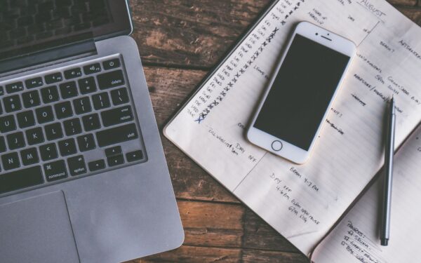 Assistenti AI personali: come trasformarli in un alleato quotidiano senza complicarti la vita