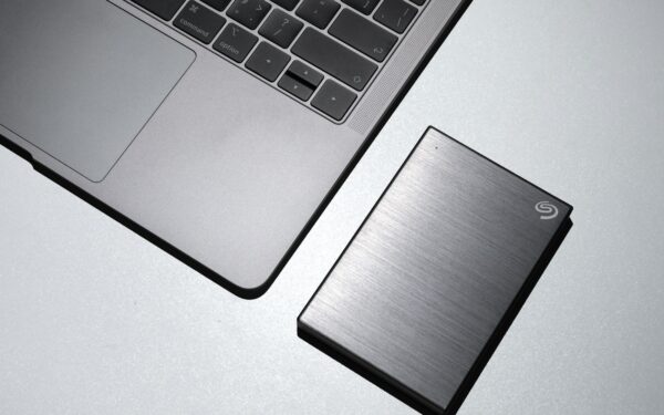 Backup in cloud per la vita digitale quotidiana: come proteggere foto, documenti e chat