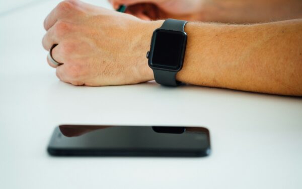 Bluetooth Low Energy spiegato chiaro: come funziona davvero e quando ti conviene usarlo