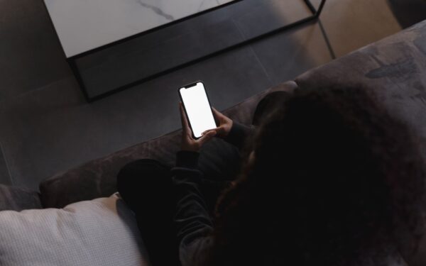 Checklist digitale quotidiana per la privacy online e lo smartphone