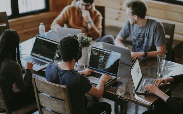 Cloud collaborativo per piccoli gruppi: come lavorare meglio con documenti condivisi