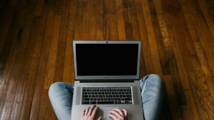Come creare una “identità online essenziale” e ridurre al minimo i dati sparsi sul web