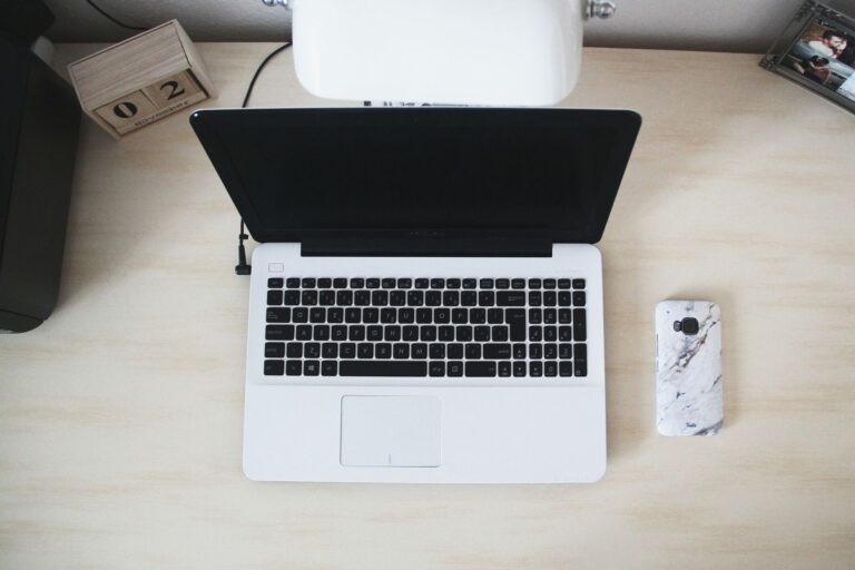 Minimal desk computer
