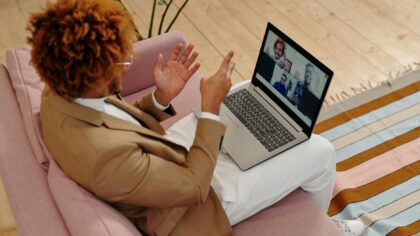 Come proteggere la tua privacy nelle videoconferenze online in modo semplice e concreto