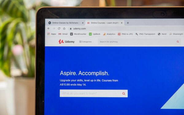 Come riconoscere le email sospette e proteggerti dalle truffe online