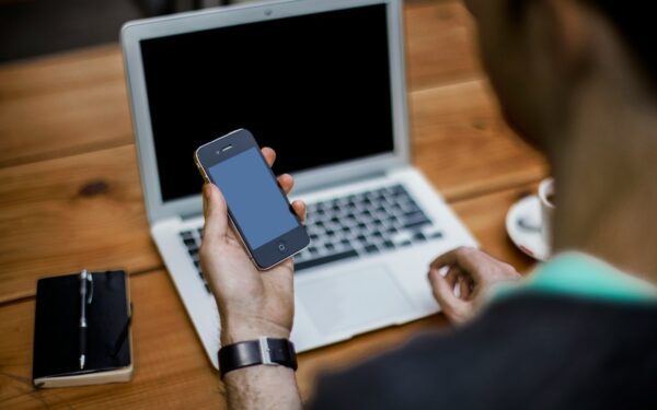 Come riconoscere link sospetti e truffe online nella vita di tutti i giorni