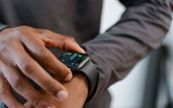 Come scegliere un orologio smart per la salute: cosa serve davvero e cosa no