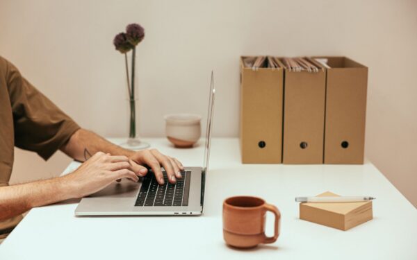 Gestire file pesanti online senza stress: strumenti semplici per comprimere, inviare e condividere in sicurezza