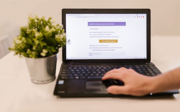 Intelligenza artificiale per gestire la posta in arrivo: come ridurre il rumore e trovare le email che contano