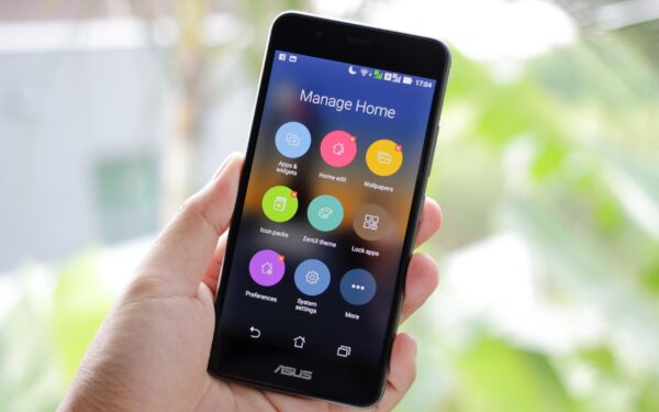 Organizzare la schermata principale dello smartphone per trovare tutto in pochi secondi