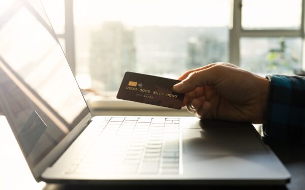 Pagamenti online più sereni: come riconoscere metodi affidabili e proteggere i tuoi dati