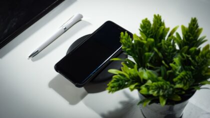 Ricarica rapida spiegata semplice: come funziona davvero e come usarla senza rovinare la batteria