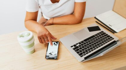 Ridurre le distrazioni online: strategie pratiche per riconquistare attenzione e tempo