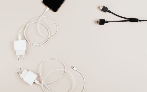 USB-C in casa: come organizzare cavi e alimentatori in modo pratico e duraturo