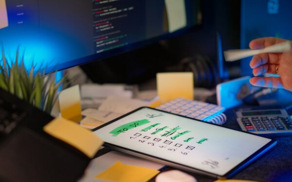 App per firme digitali: come firmare documenti da PC e smartphone in modo semplice e sicuro