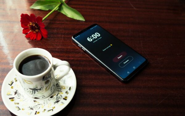 Come gestire le notifiche sul telefono senza impazzire e senza perdere ciò che conta
