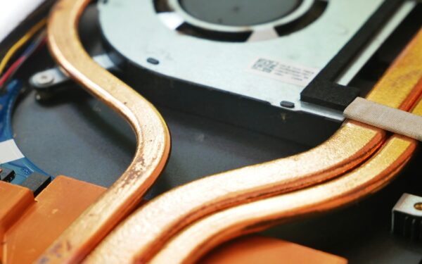Come mantenere fresco un vecchio laptop: guida pratica per allungargli la vita