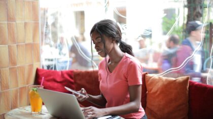 Come proteggere la privacy quando navighi in pubblico: guida pratica a VPN, DNS e hotspot sicuri