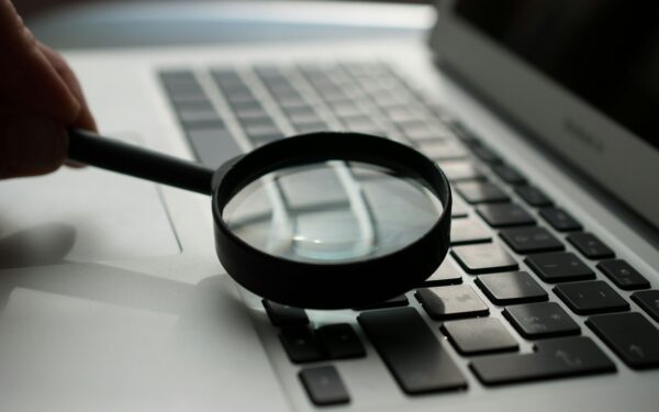 Come riconoscere siti affidabili: guida pratica per cercare informazioni sicure online
