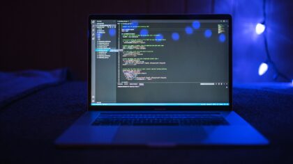 Intelligenza artificiale per la programmazione quotidiana: come farti aiutare in modo sicuro e utile