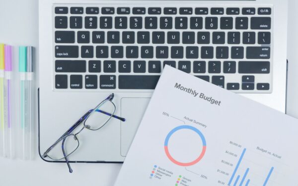 Intelligenza artificiale per prendere appunti e riassumere testi lunghi: una guida pratica e responsabile