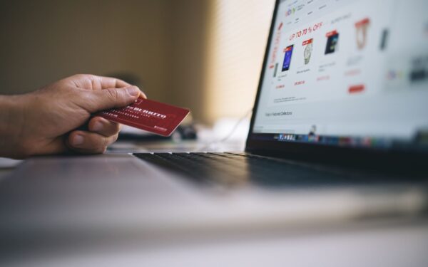 Navigare sul web in modo più consapevole: come valutare rapidamente se un sito è affidabile