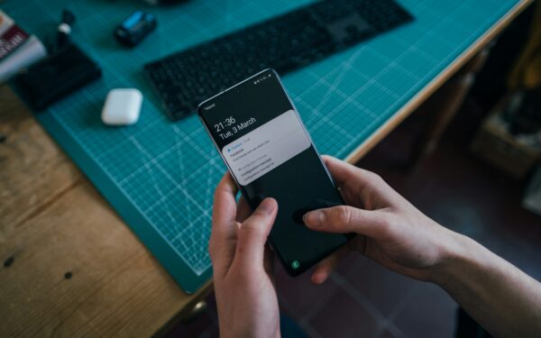 Notifiche sul telefono sotto controllo: metodo semplice per ridurre distrazioni e stress